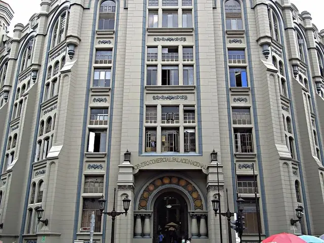 Fachada del Palacio Nacional en el centro de Medellín