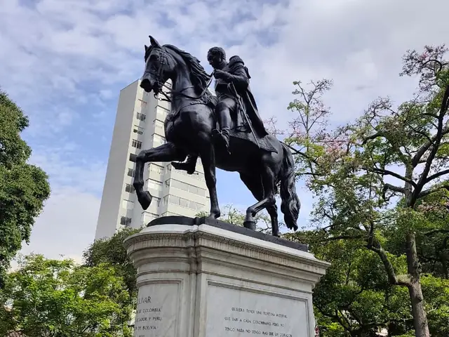 Monumento ecuestre a Simón Bolívar en el Parque de Bolívar, Medellín